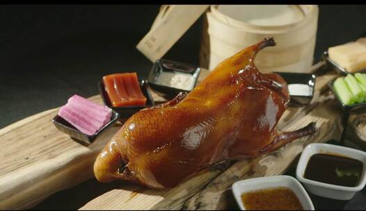 烤鸭制作过程 烤鸭卷春饼 北京烤鸭视频素材模板下载