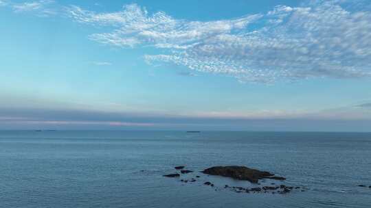 大海航拍海上礁石海水海洋风光海天一线风景