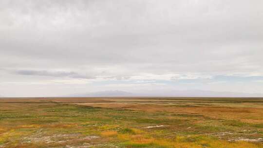 祖国自然风光和远处的山脉