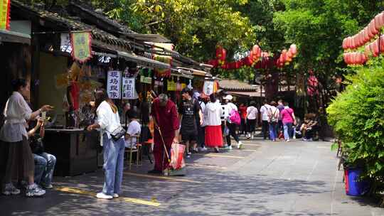 成都锦里古街走路第一视角路上行人街景人流