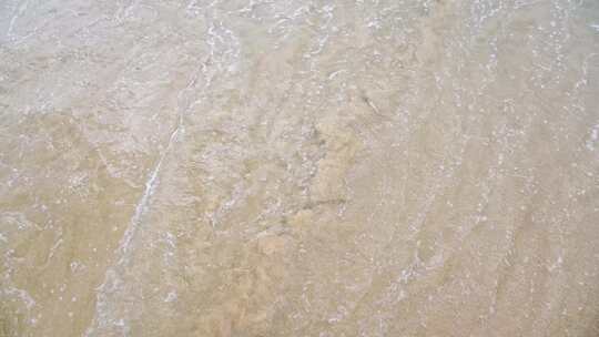 海南三亚大东海海浪拍打沙滩视频素材模板下载