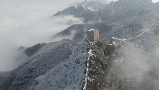 大气长城冬季雪景雾凇云海航拍