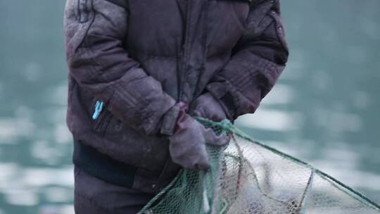 渔民收网捕鱼开船回家视频素材模板下载