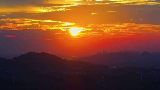 武汉东湖风景区夏季日出风光