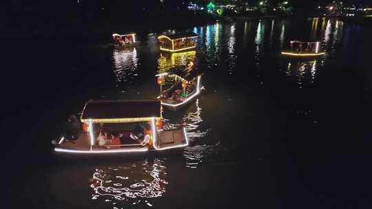 高清实拍夜晚游船古镇夜景