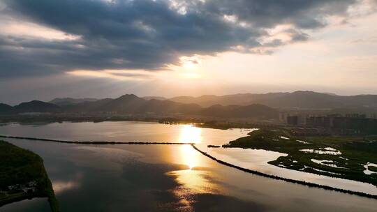 4K航拍昆明市滇池大观公园湿地夕阳11