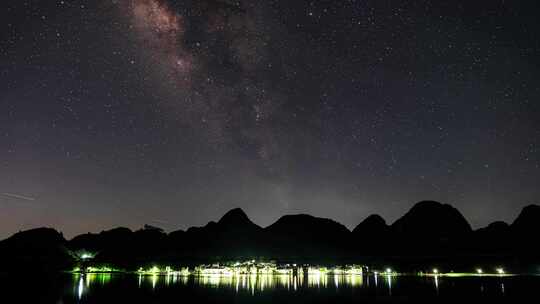 星空下山水边的村庄-广西柳州柳城县古砦乡