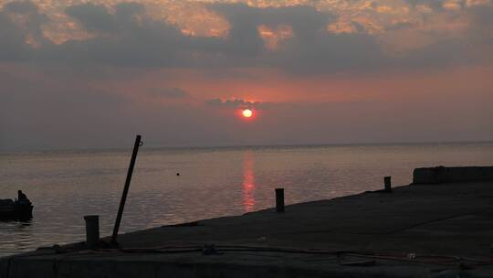 大海空镜延时航拍夕阳落日水产养殖