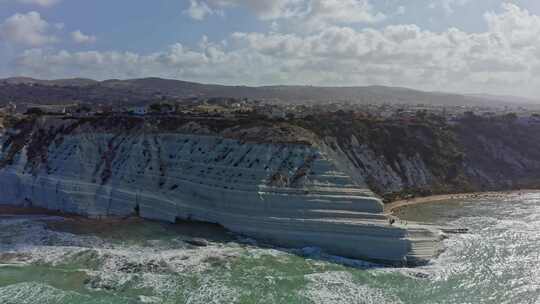 Cliff， Scala Dei Tur