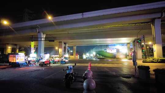 夜晚马路车辆车流延时摄影