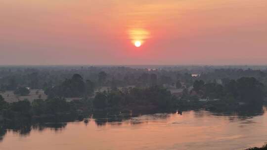 湄公河上的唯美日出