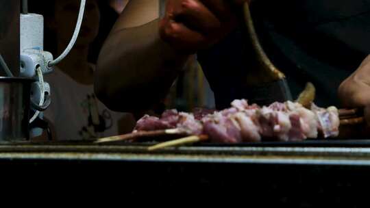 红柳枝烤羊肉串烧烤夜市升格视频