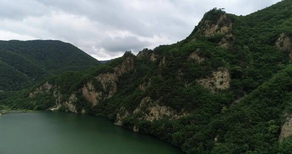 航拍绿水青山风景