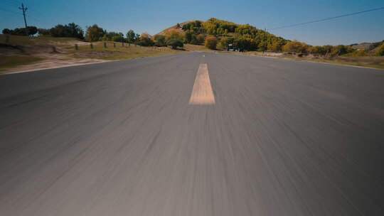 汽车高速行驶路面