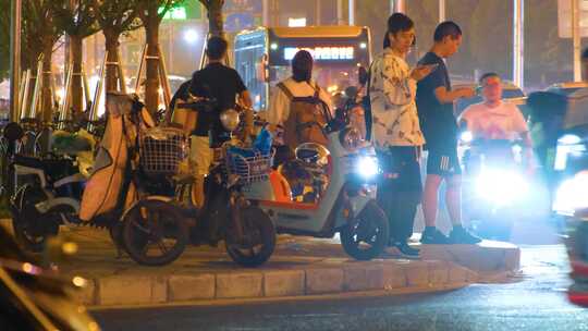 大城市下班高峰期夜晚夜景交通汽车车辆车流