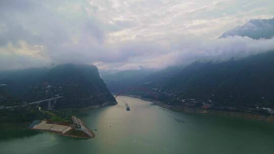 雨后的长江三峡巫峡口（航拍延时视频）