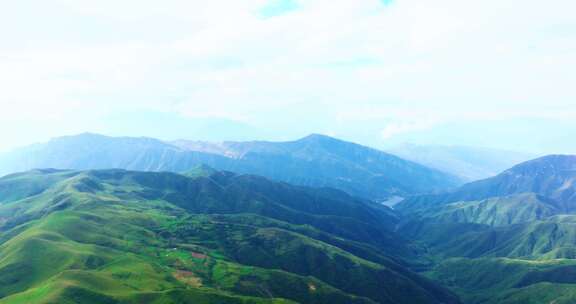 云南自然风光大山山上景观高山峡谷