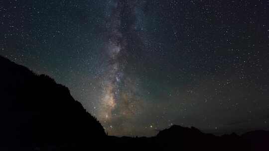 扎尕那山峰星空延时