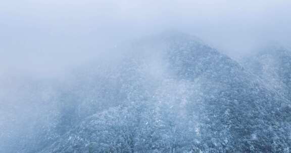 江西省九江市铁佛寺冬季雪景轨迹航拍延时