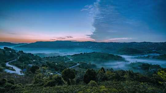 清晨云海日出云层山顶山林山峰云雾缭绕风景