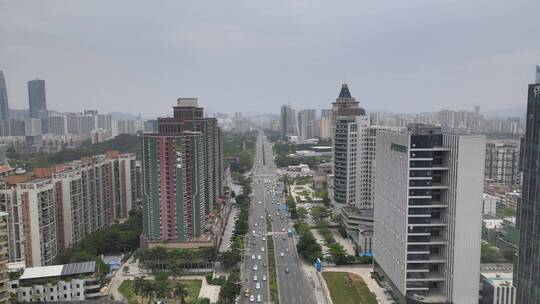 楼宇间的城市道路