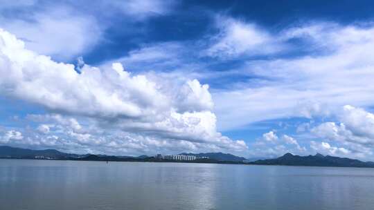蓝天白云 深圳湾公园 看海 看香港