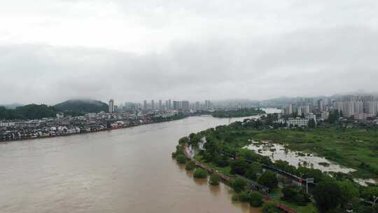 2024年6月下旬黄山市暴雨后洪水来袭