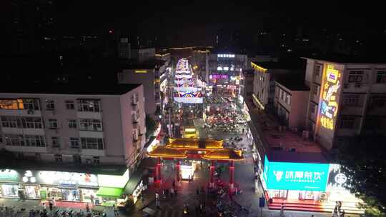 河南新乡市夜景步行街人流航拍