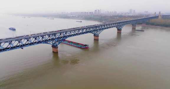 南京长江大桥车流长江航运航拍