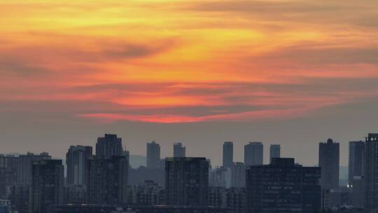 长焦航拍落日晚霞下的南京城市天际线