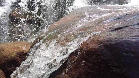 水流石头瀑布升格实拍视频素材