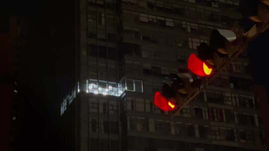 深夜高楼写字楼灯光红绿灯1