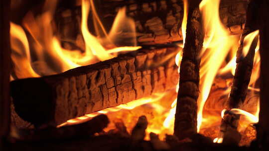 木柴木炭篝火焰土灶大灶做饭视频素材模板下载