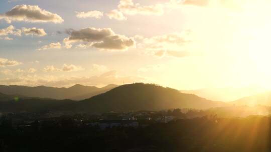 乡村日落延时农村夕阳美景阳光云朵丁达尔光