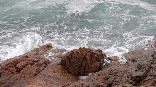 深圳海岸线-大梅沙礁石风起浪涌