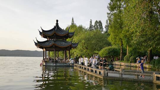 杭州西湖边的人文景观