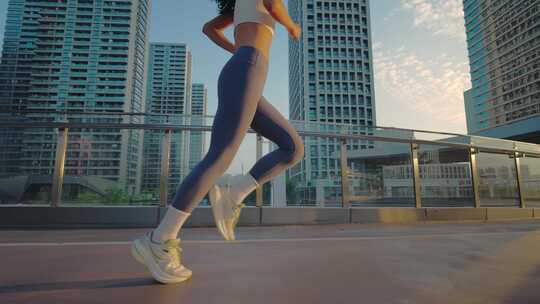 城市多场景美女跑步青春活力城市运动宣传