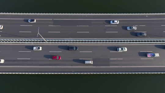 航拍城市道路 城市交通 车辆行驶在道路上视频素材模板下载