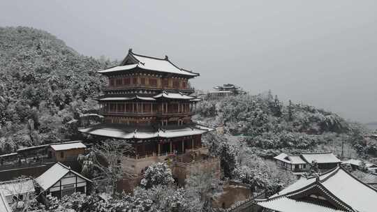 航拍杭州径山寺中式古建筑寺庙山顶森林雪景