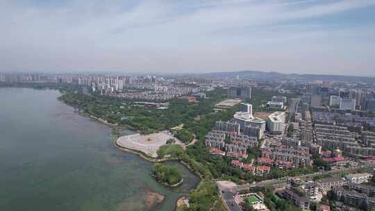 河南平顶山白龟湖沿湖绿化植物风光