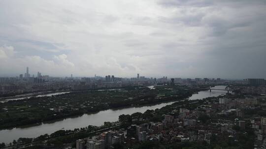 大雨来临城镇景观