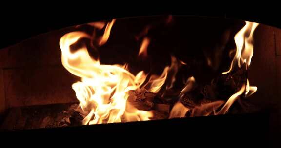燃烧的壁炉
