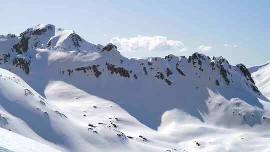 震撼的雪山云海延时