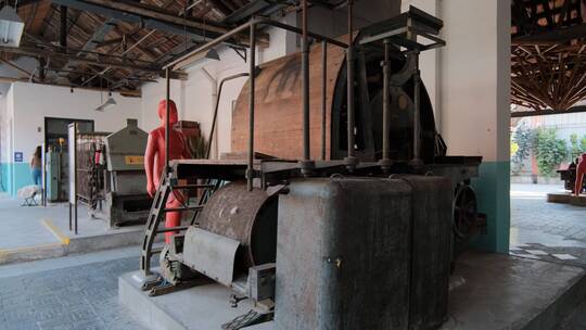 六七十年代棉纺厂绢纺厂老式厂房车间视频素材模板下载