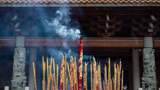 香炉 烧香 香火旺盛 祈祷 祈福 寺庙视频素材模板下载