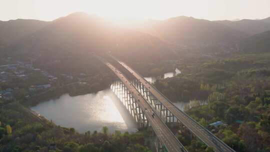 4k航拍山东济南清晨的水上高速