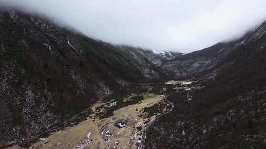 航拍四川九寨沟黄龙景区争艳池映月池迎宾池