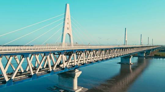 高铁通过郑州黄河大桥