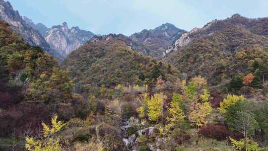 秋天大山航拍