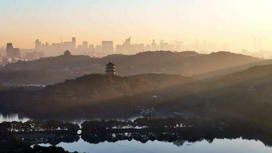 杭州西湖雷峰塔 城隍阁 杭州之门 耶稣光